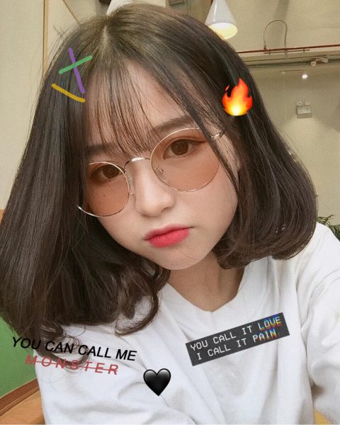 ảnh gái xinh đeo kính tóc ngắn