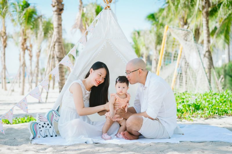 Ảnh gia đình hạnh phúc khi chụp ảnh kỷ niệm